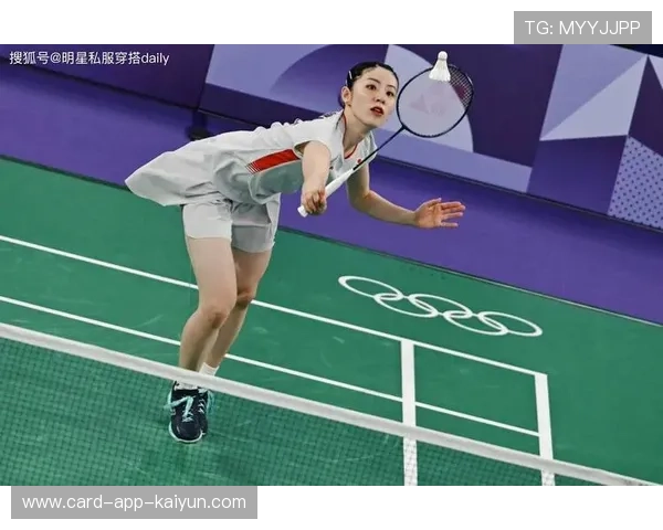 羽毛球选手比赛中提裤子太尬?幽默背后的运动员形象与赛事精神 羽毛球选手比赛中提裤子太尬?幽默背后的运动员形象与赛事精神